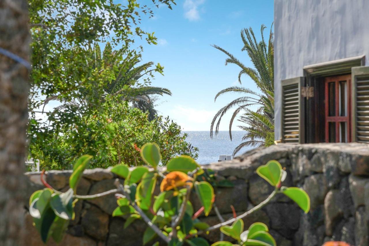Bungalow Playa Bastian Costa Teguise Exteriör bild